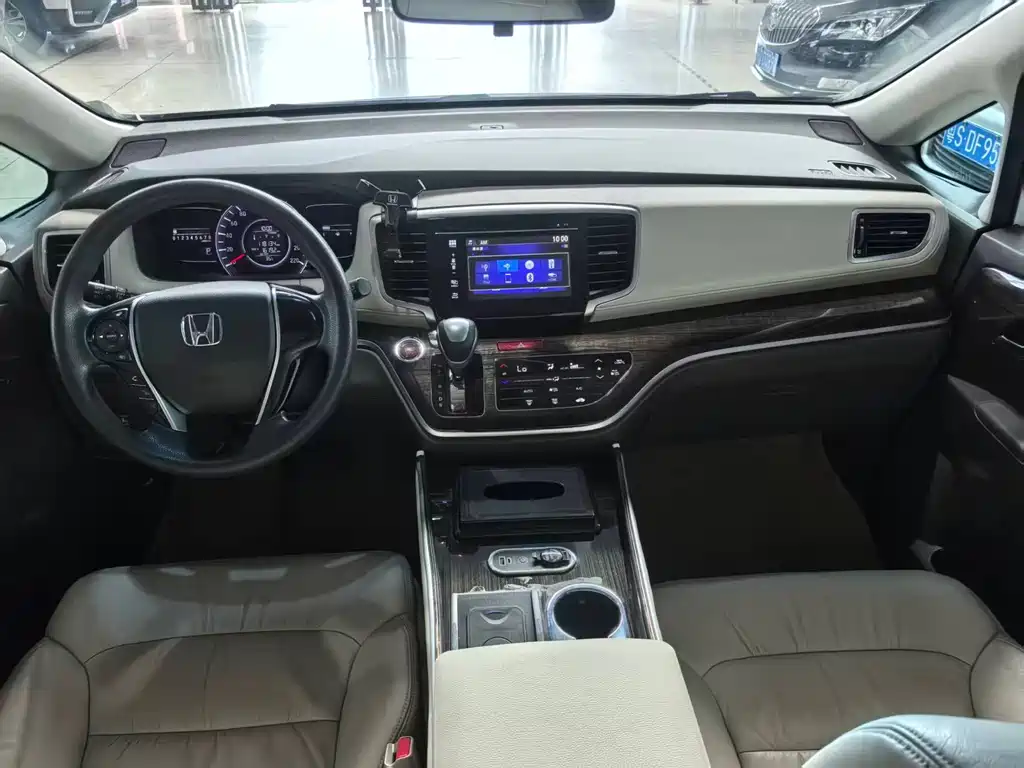 Honda Odyssey 2016 — фото 17