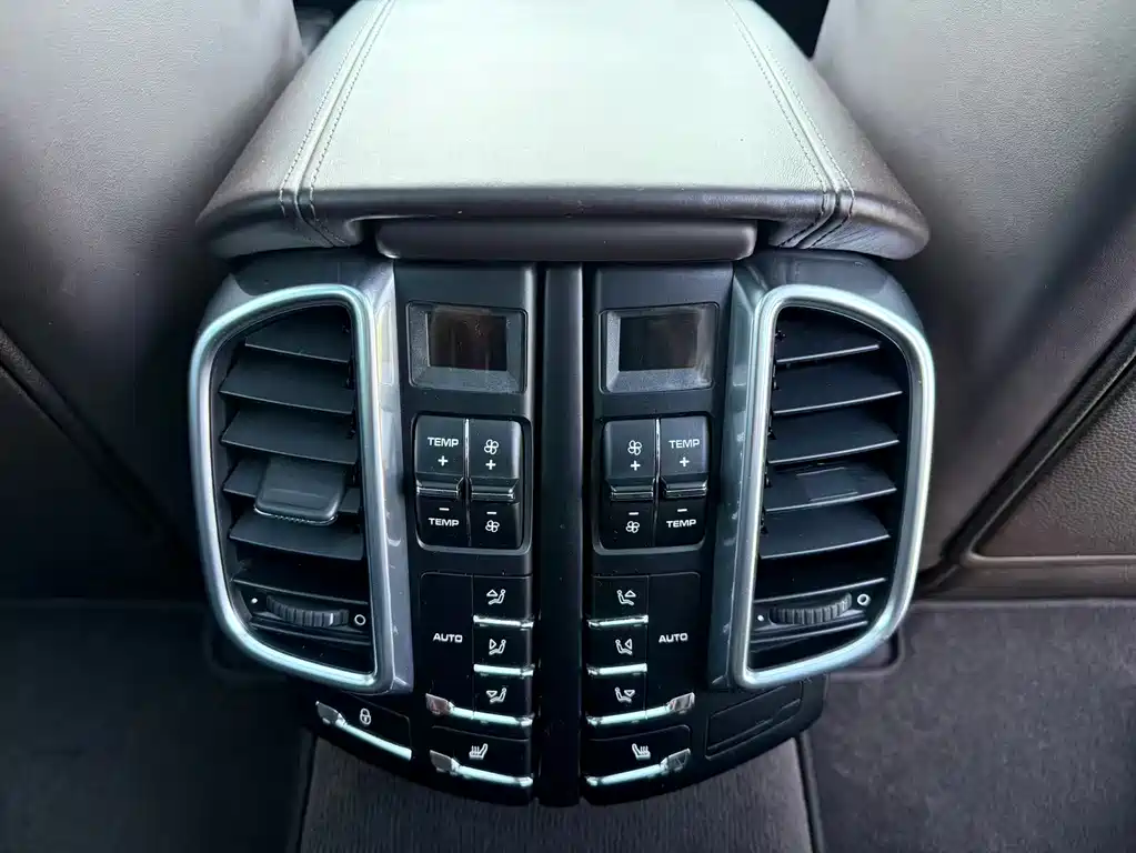 Porsche Cayenne 2012 — фото 16