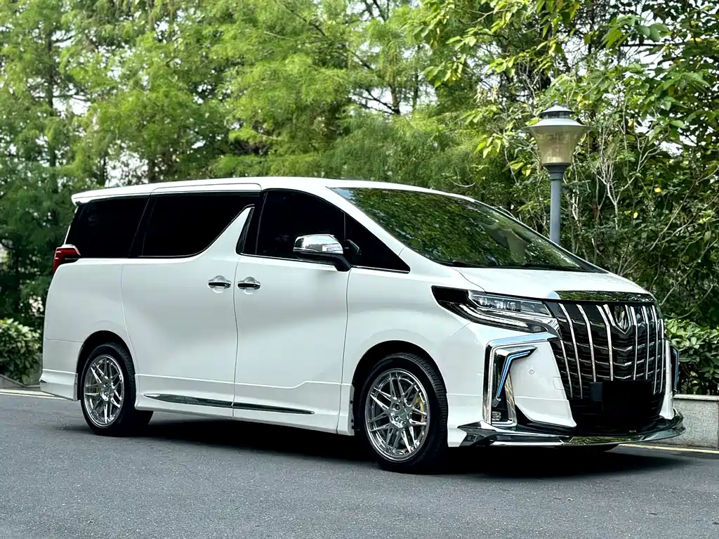 Toyota Alphard 2017 — фото 3