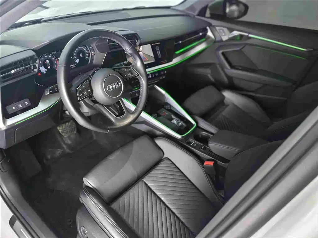 Audi A3 2023 — фото 10