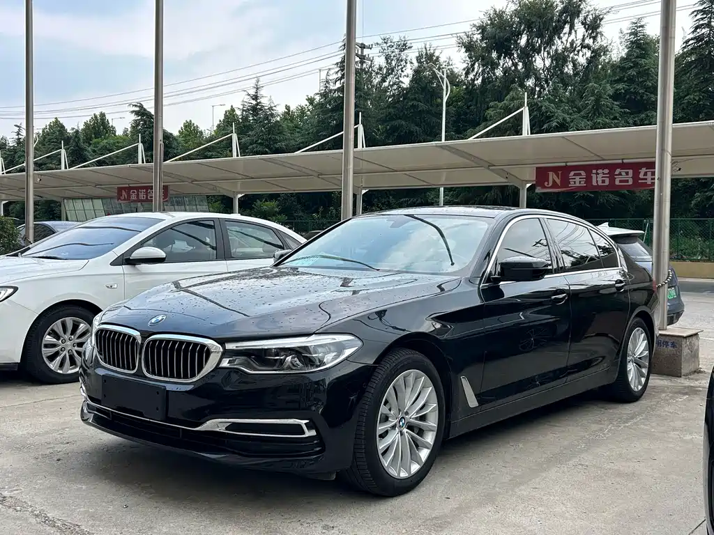 BMW 5 Series 2020 — фото 1