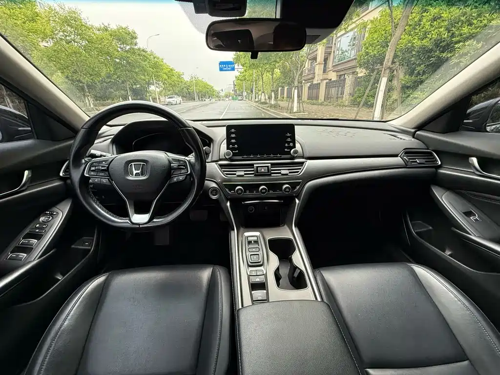 Honda Accord 2020 — фото 6