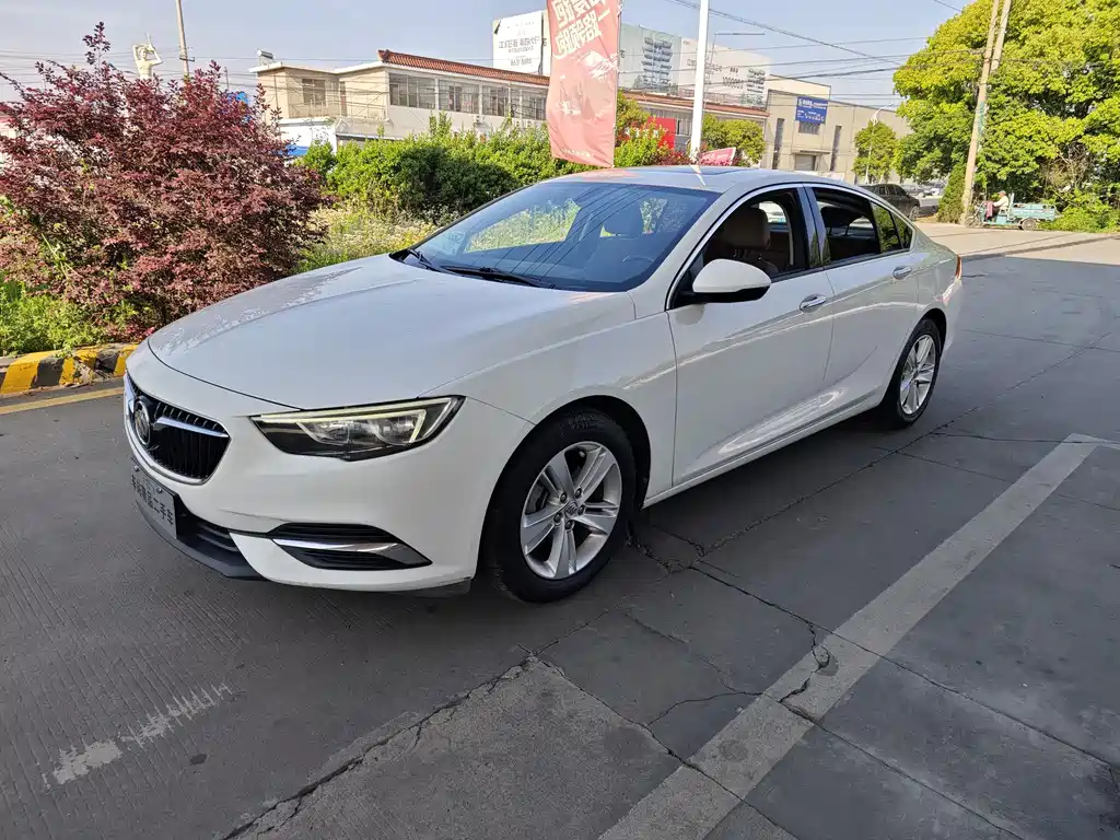 Buick Regal 2018 — фото 1