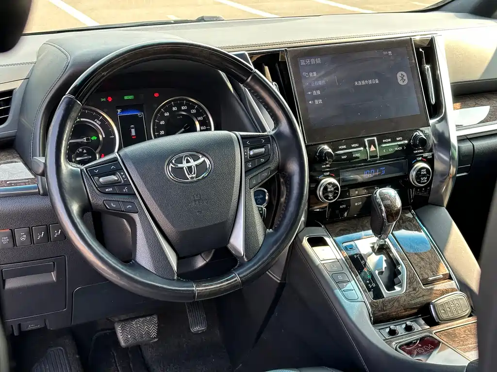 Toyota Vellfire 2022 — фото 9
