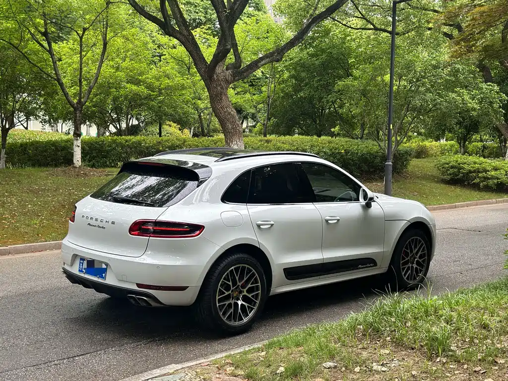 Porsche Macan 2016 — фото 9