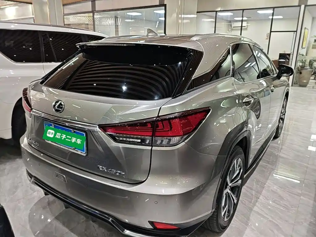 Lexus RX 2021