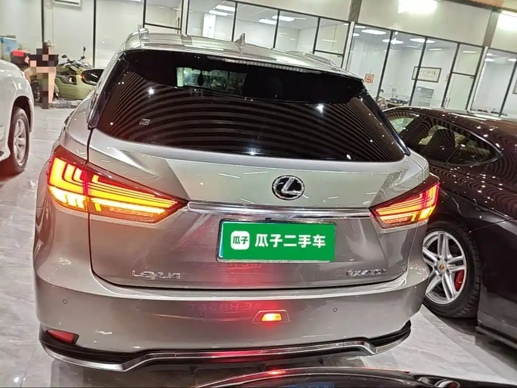 Lexus RX 2021