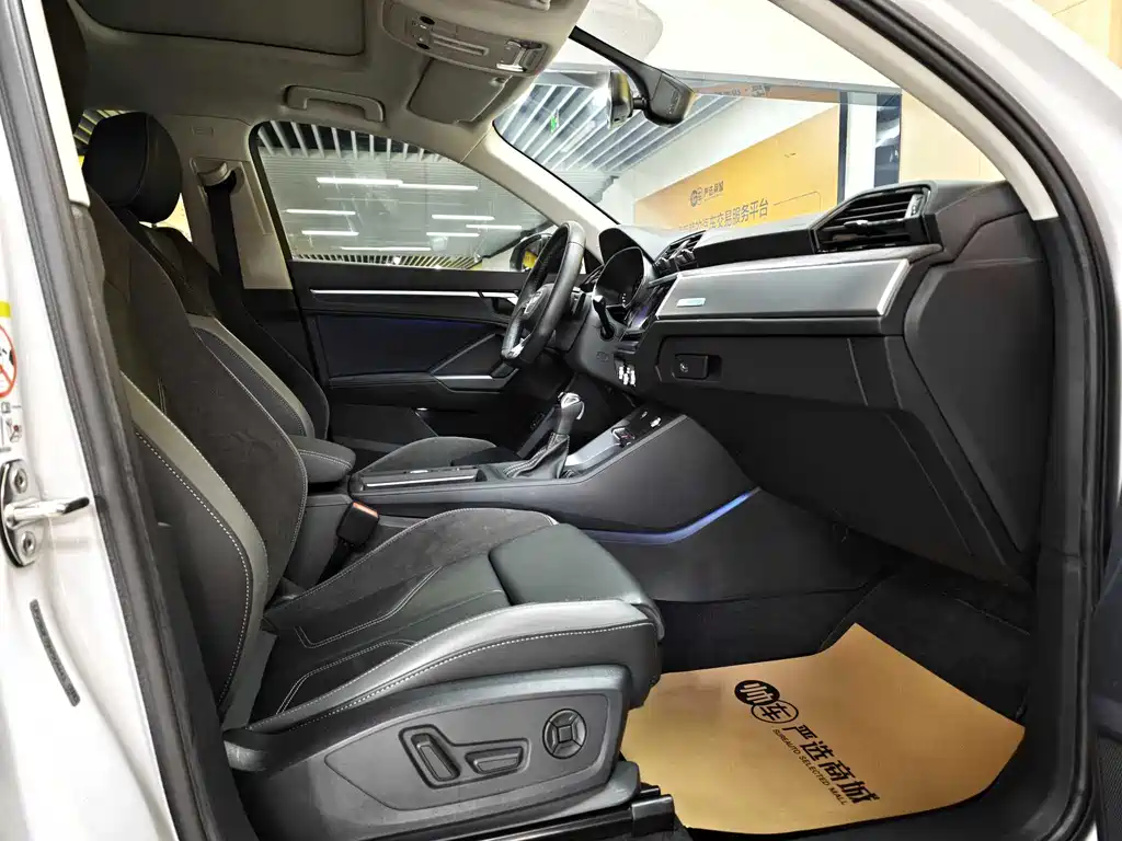 Audi Q3 Sportback 2023 — фото 9