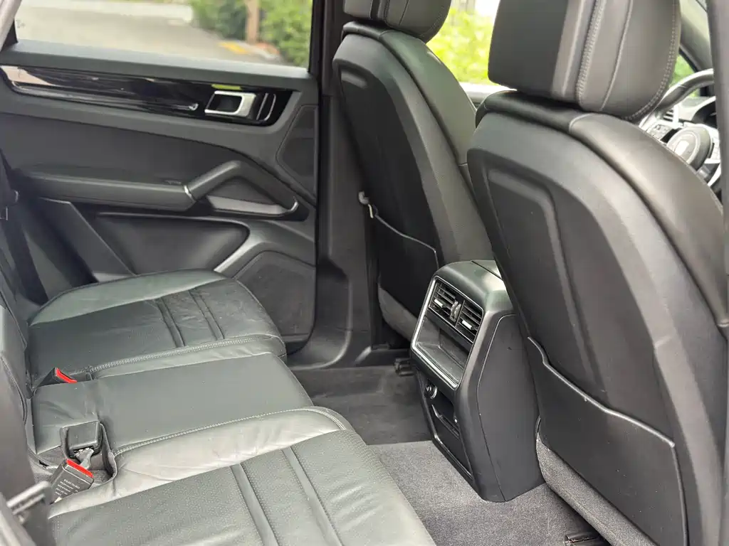 Porsche Cayenne 2019 — фото 15