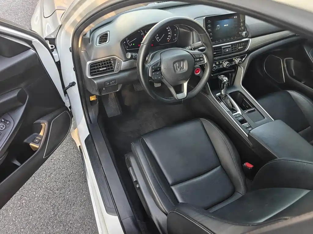 Honda Inspire 2019 — фото 11