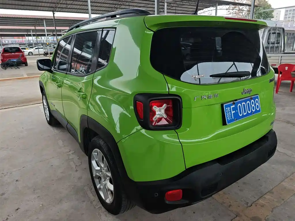 Jeep Renegade 2018 — фото 23