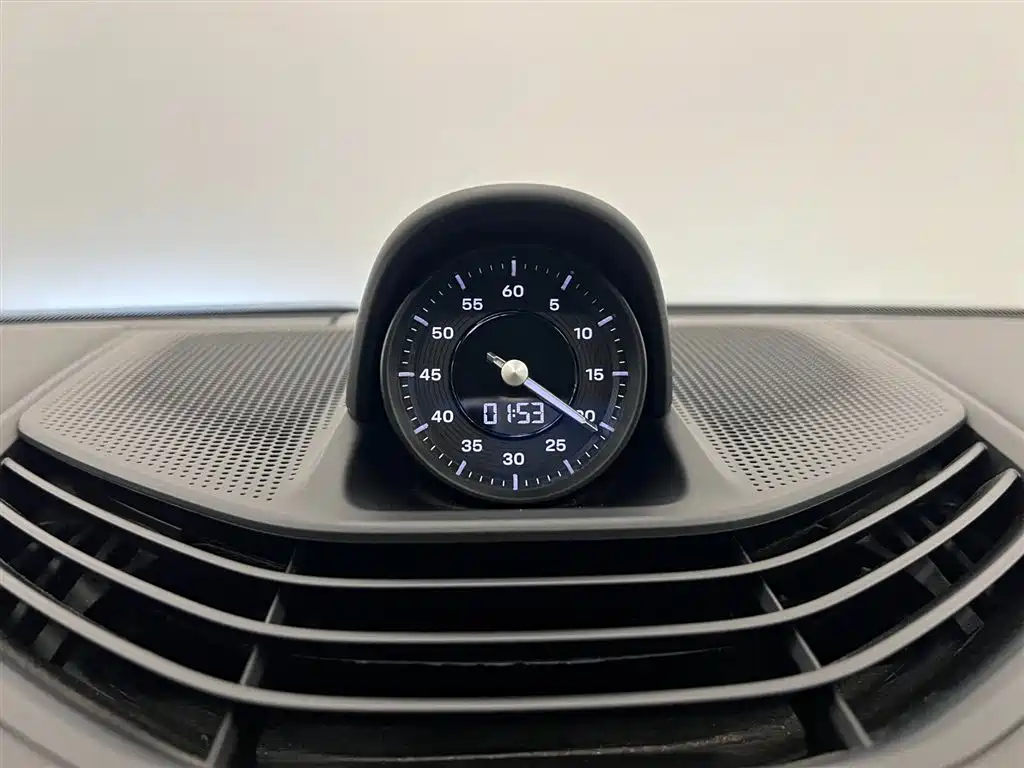 Porsche Taycan 2021 — фото 18