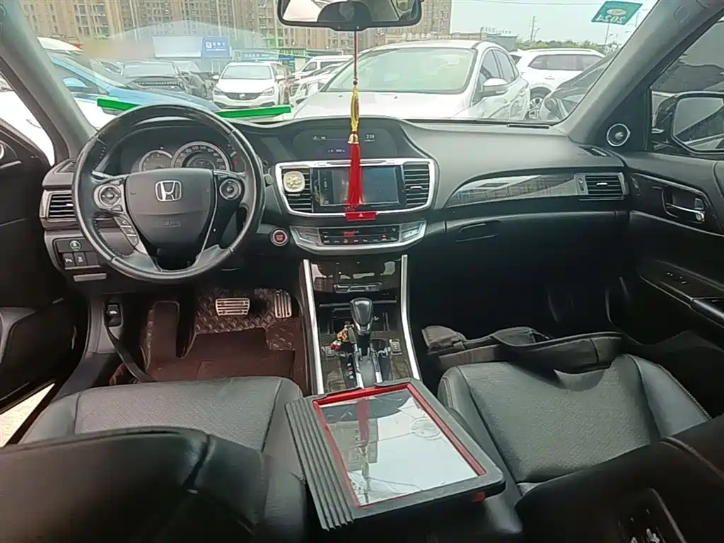 Honda Accord 2016 — фото 10
