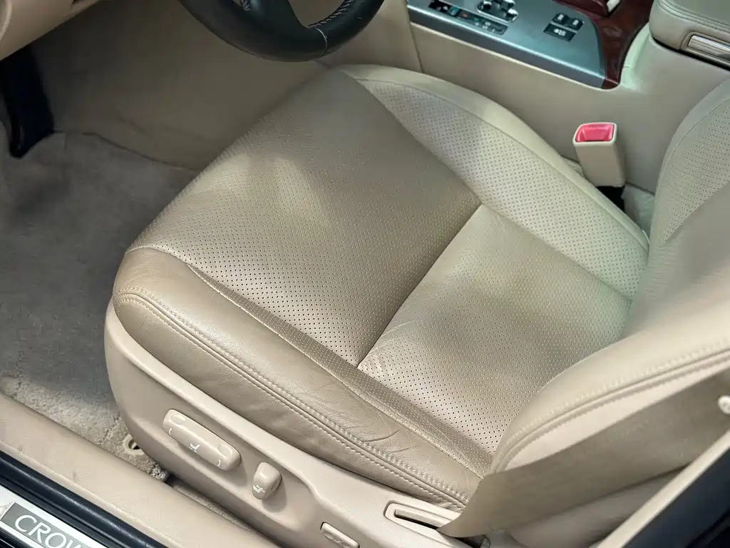 Toyota Crown 2015 — фото 8