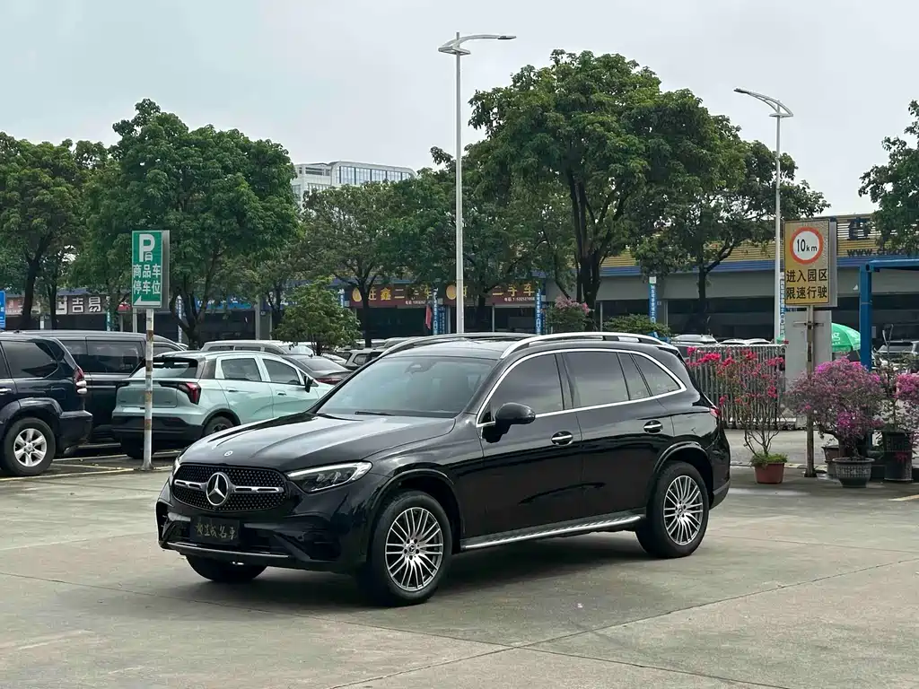 Mercedes-Benz GLC 2023