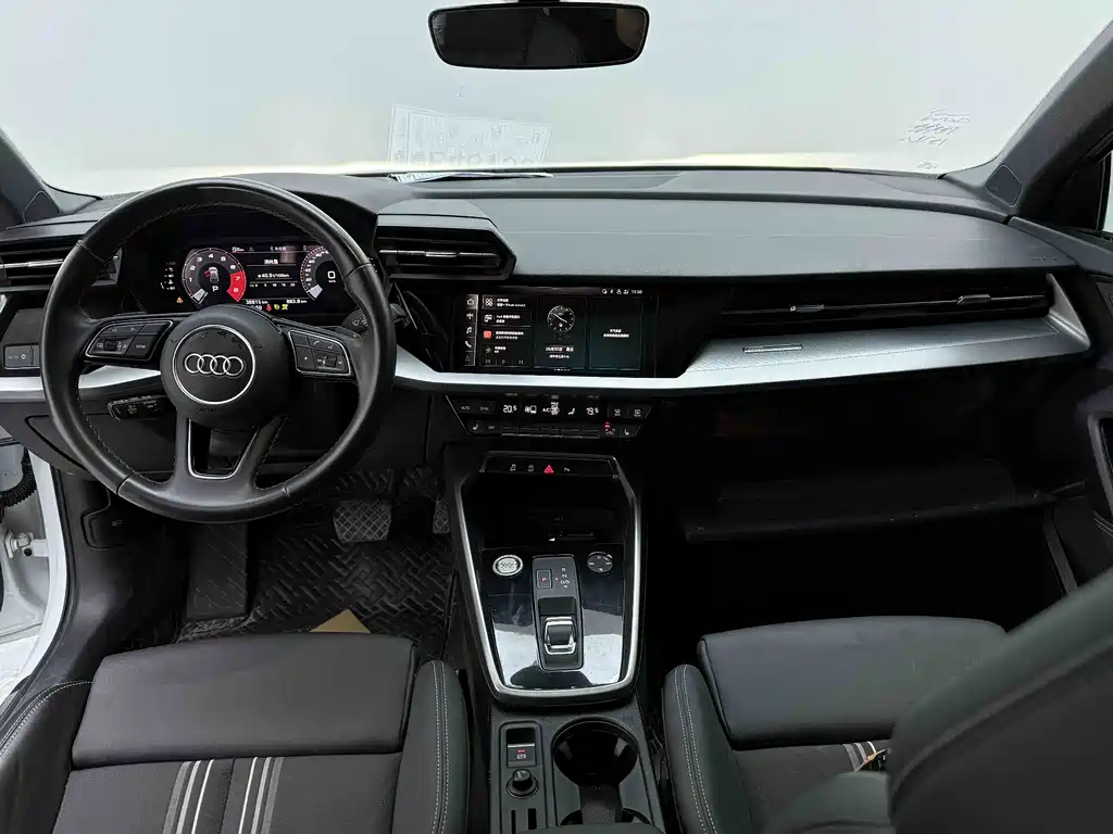 Audi A3 2023 — фото 16