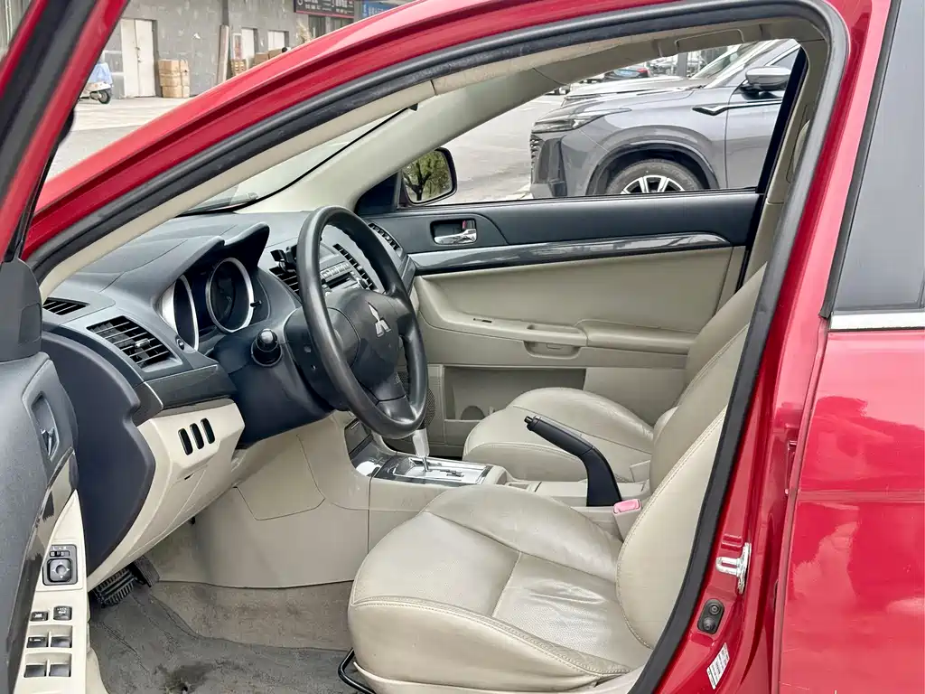 Mitsubishi Lancer EX 2011