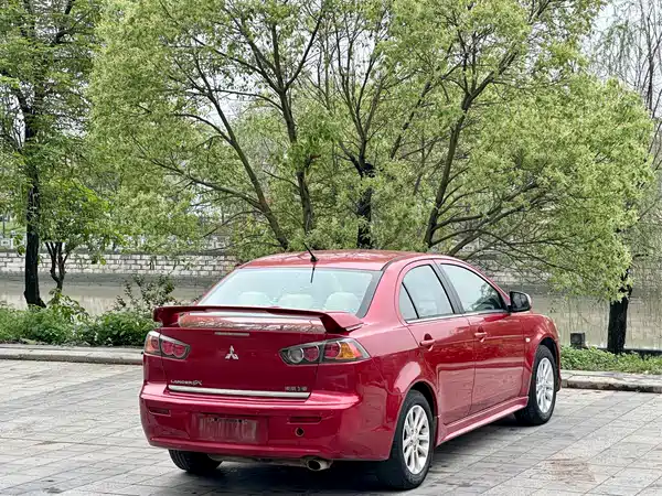 Mitsubishi Lancer EX 2011