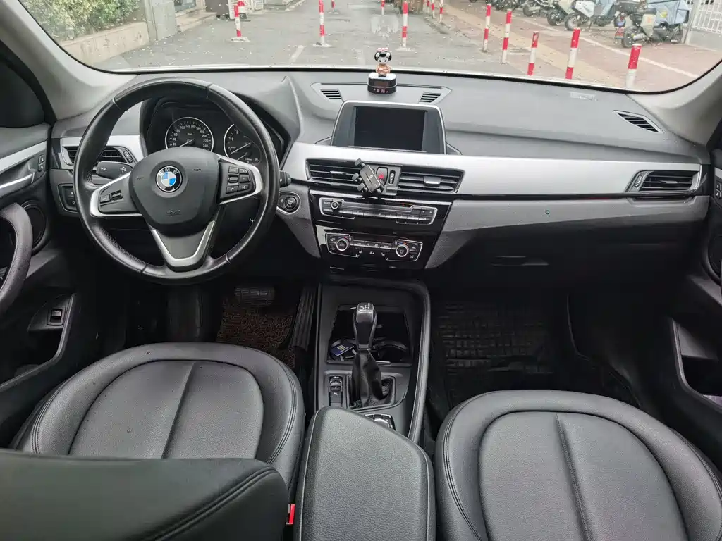 BMW X1 2017 — фото 9