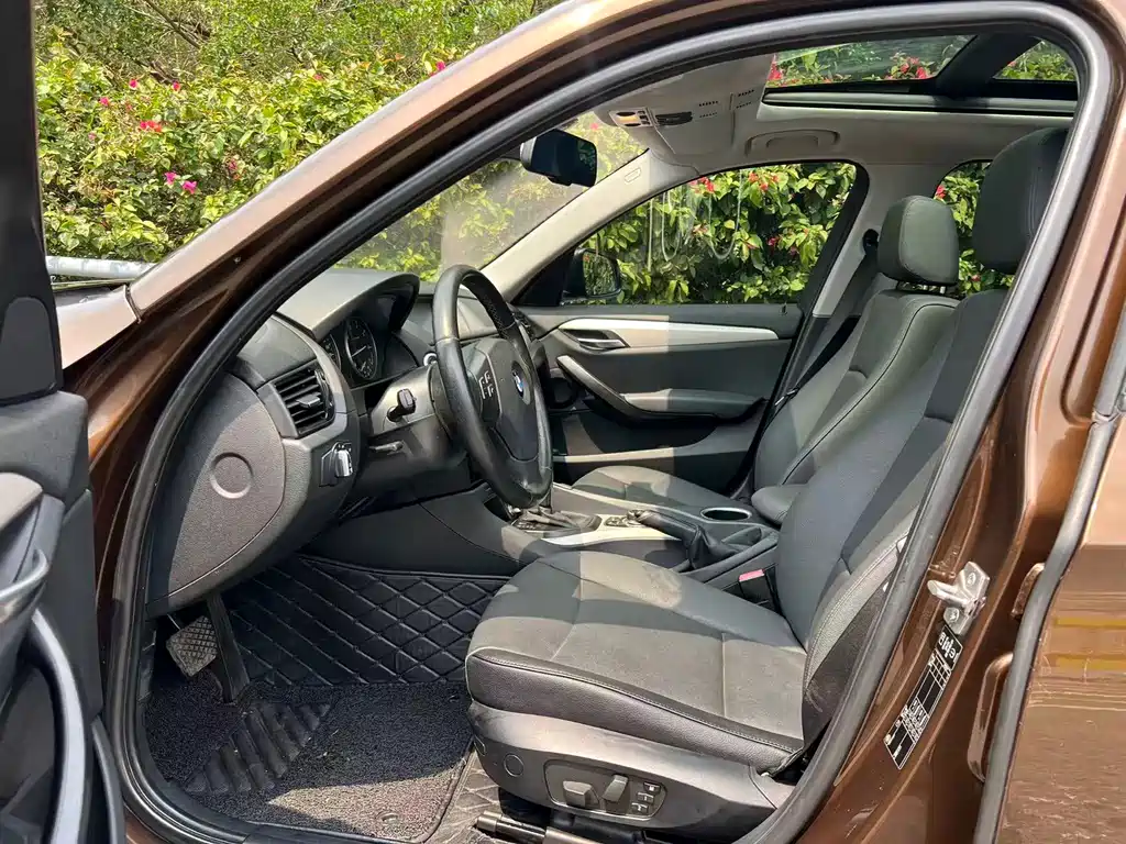 BMW X1 2014 — фото 10