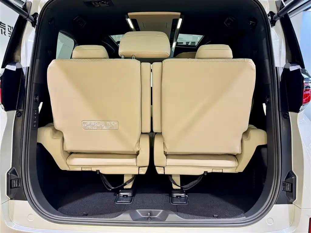 Toyota Vellfire 2024 — фото 24