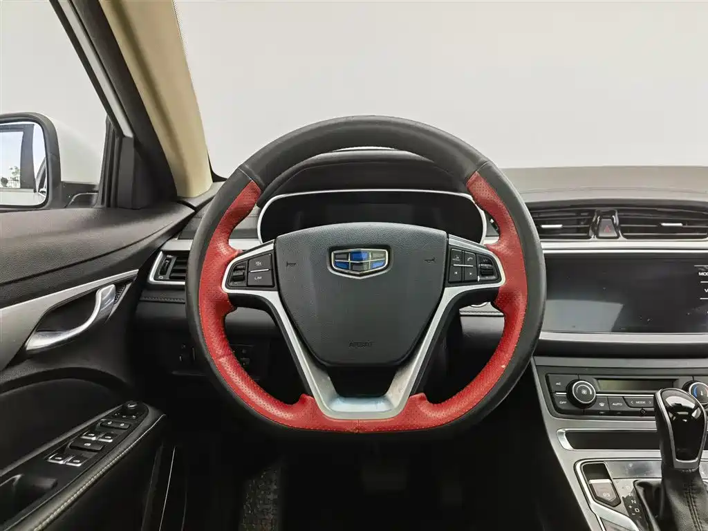 Geely Emgrand 2019 — фото 11
