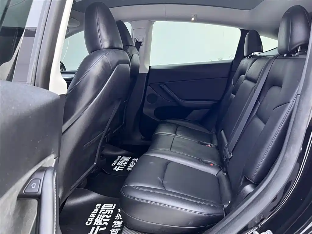 Tesla Model Y 2023 — фото 16
