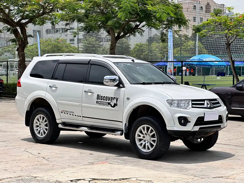 Mitsubishi Pajero Sport 2016