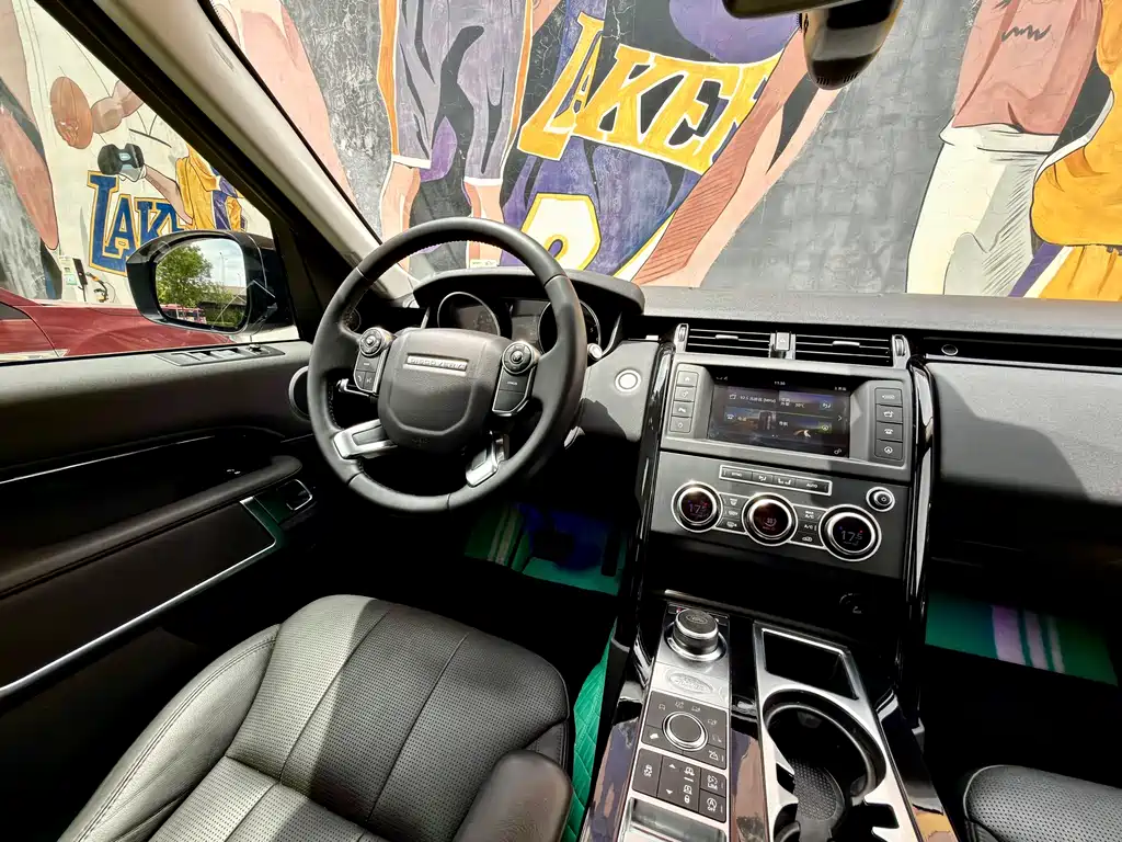 Land Rover Discovery 2018 — фото 8