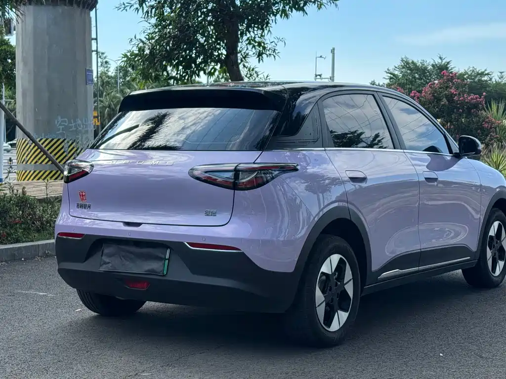Geely Galaxy Starwish 2025 — фото 9