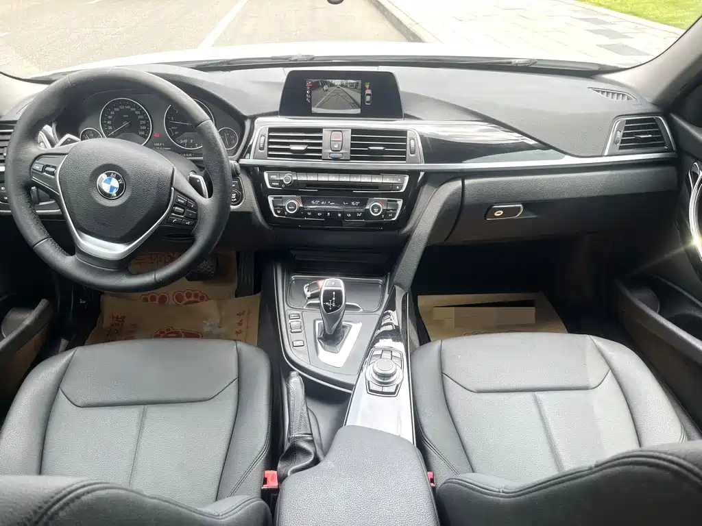 BMW 3 Series 2017 — фото 9
