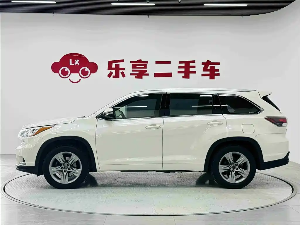 Toyota Highlander 2017 — фото 2