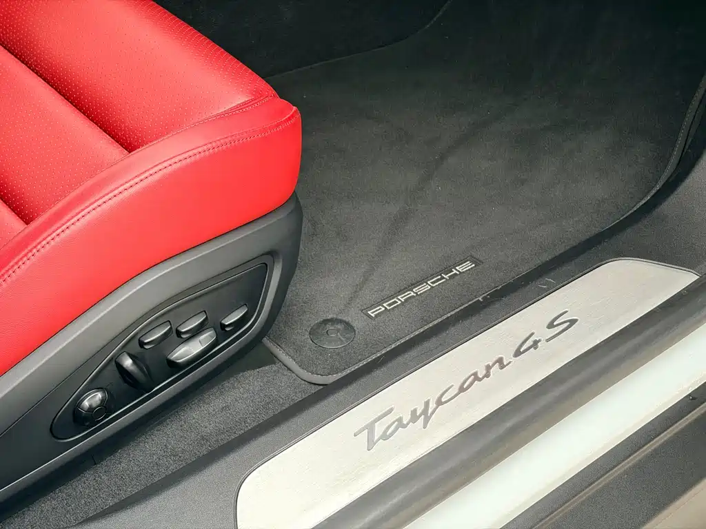Porsche Taycan 2020 — фото 20