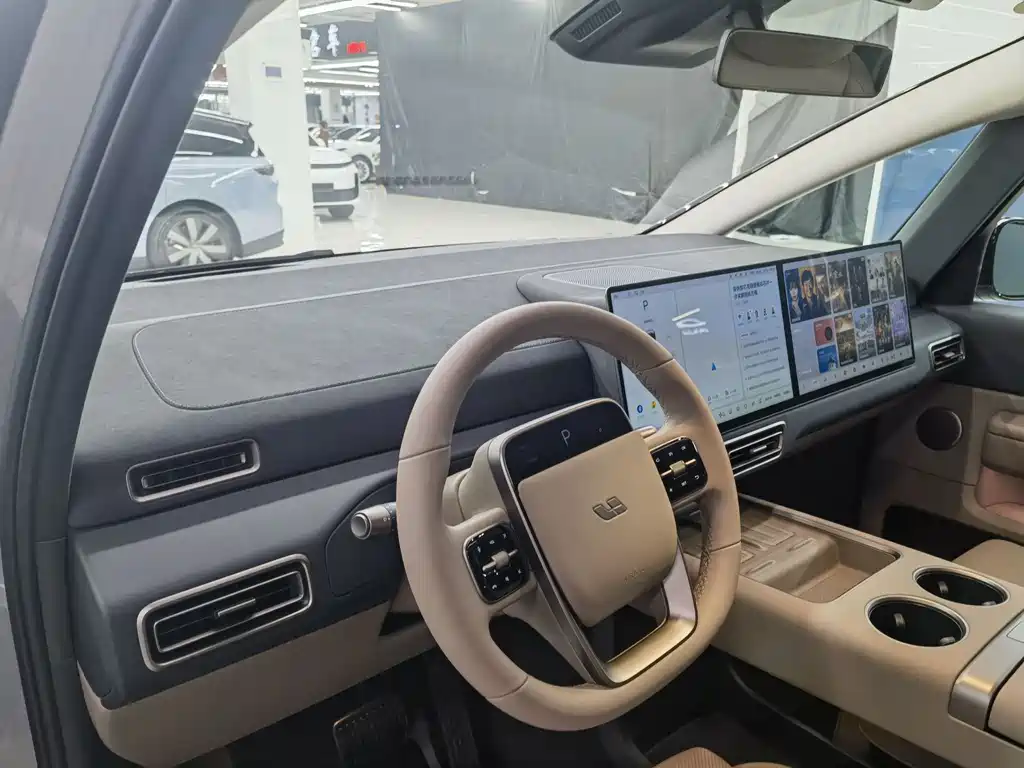 Li Auto Li MEGA 2025