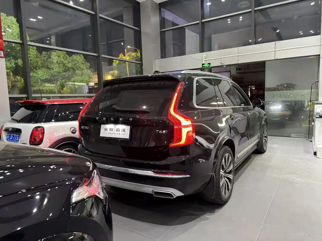 Volvo XC90 2020 — фото 15