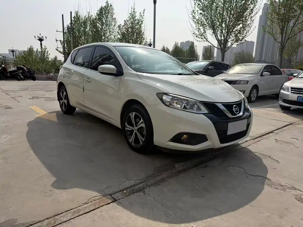 Nissan Tiida 2017 — фото 3