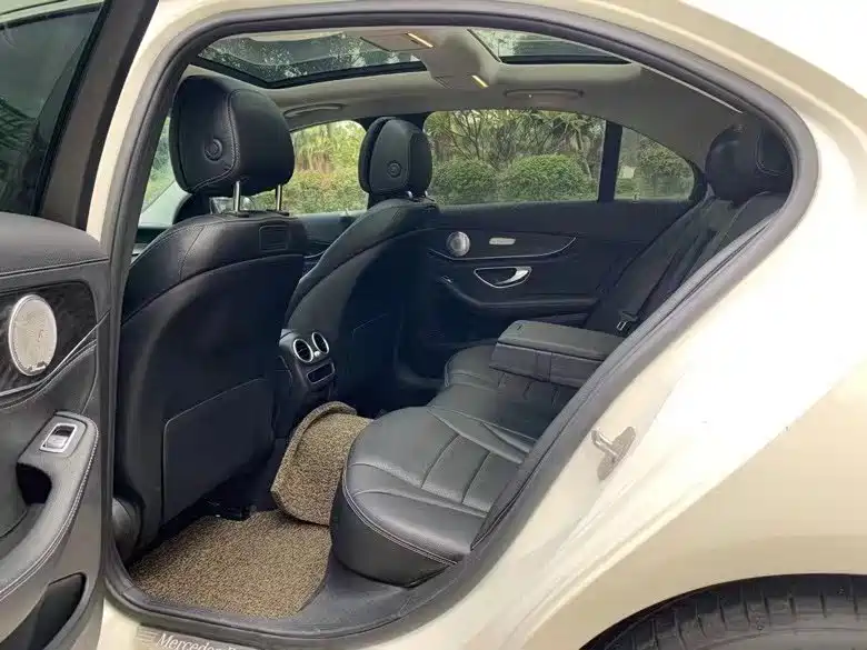Mercedes-Benz C-Class 2019