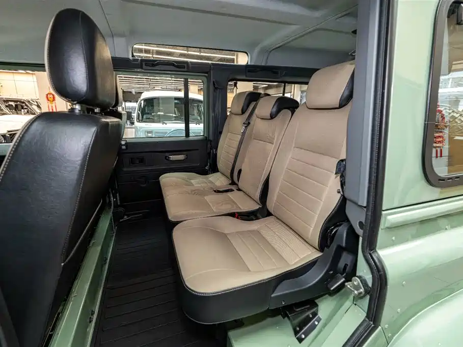 Land Rover Defender 2015 — фото 10
