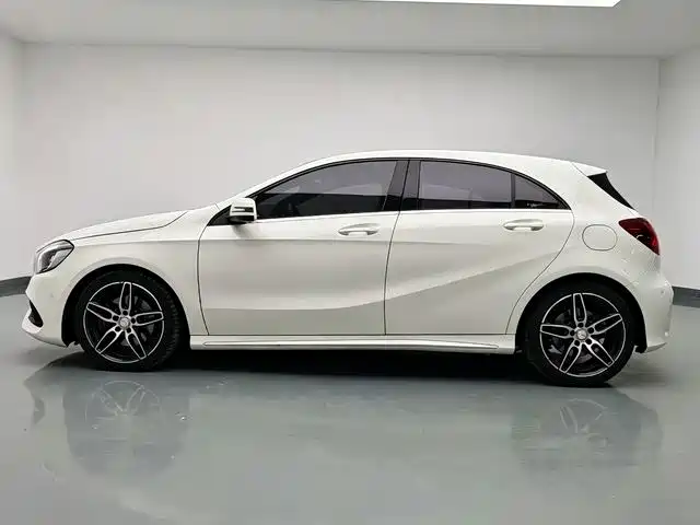 Mercedes-Benz A-Class 2016 — фото 16