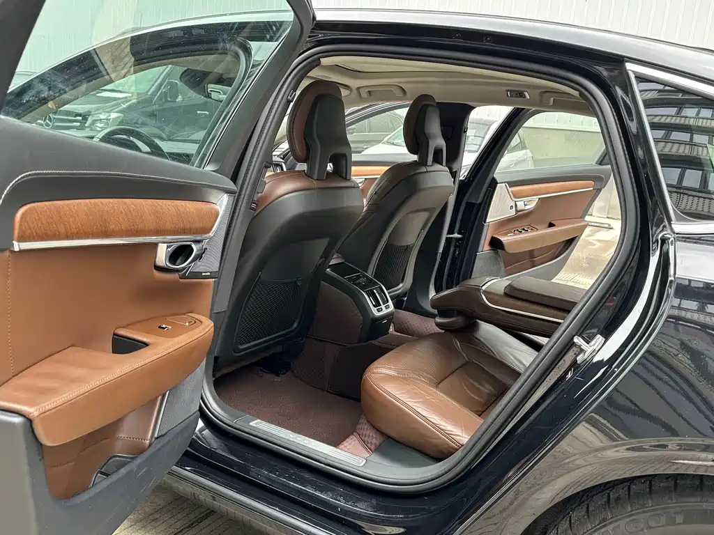 Volvo S90 2018 — фото 10