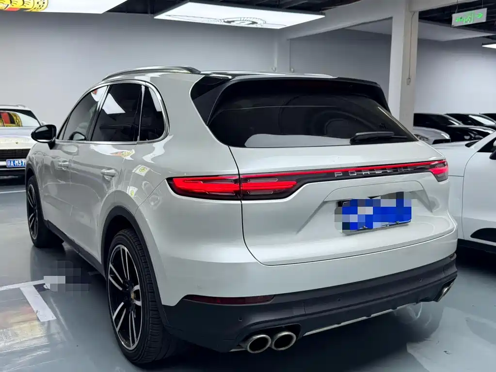 Porsche Cayenne 2019 — фото 16