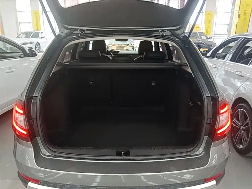 Skoda Octavia 2018 — фото 19