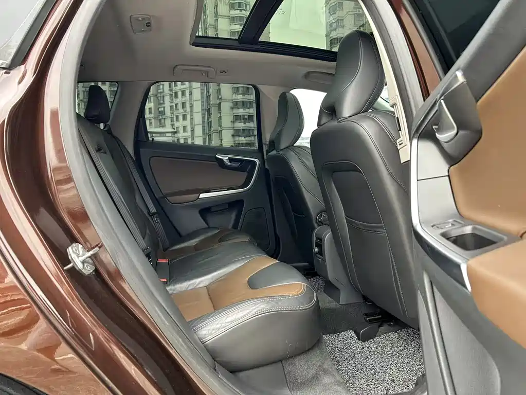 Volvo XC60 2014 — фото 18