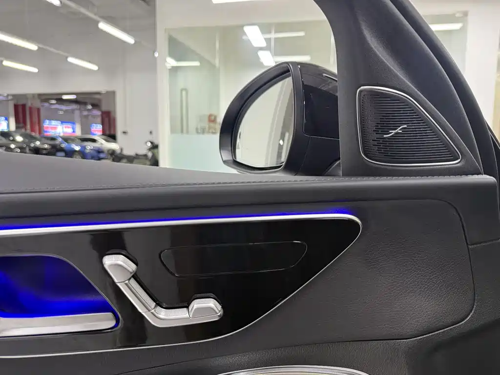 Mercedes-Benz C-Class 2022 — фото 10