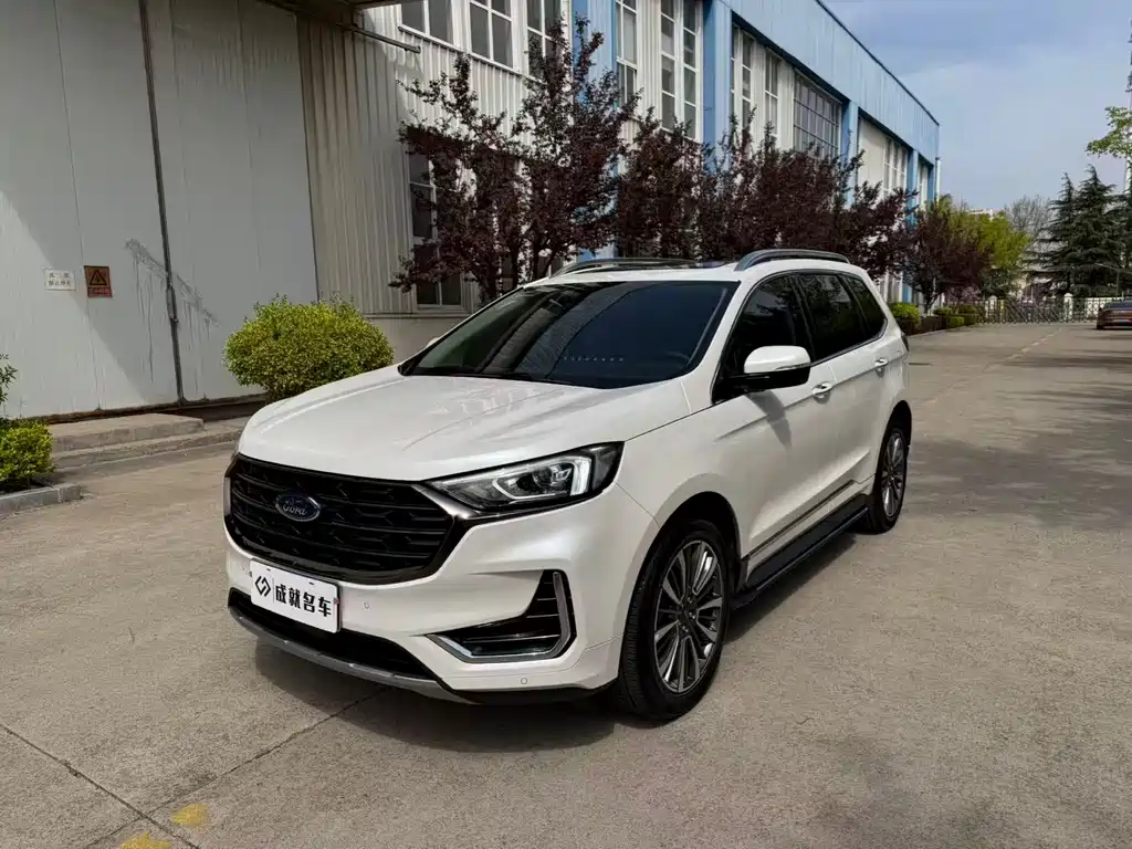 Ford Edge 2021 — фото 1