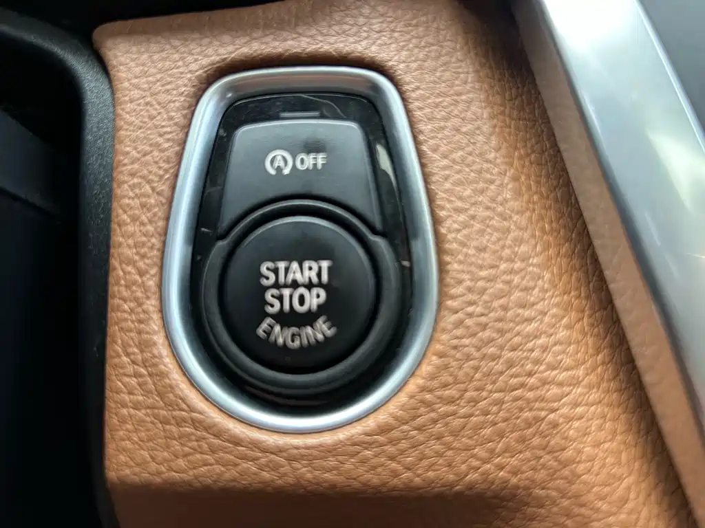 BMW 3 Series 2015 — фото 34