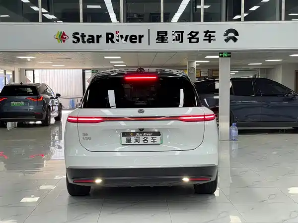 NIO ES8 2023