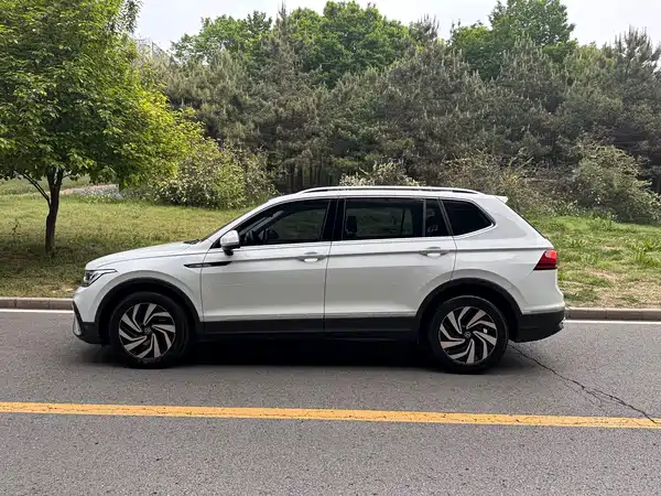 Volkswagen Tiguan L 2023