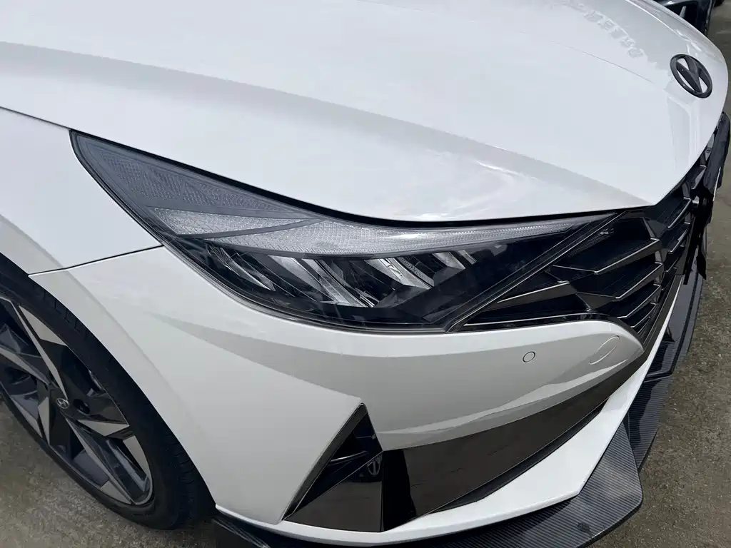 Hyundai Elantra 2020 — фото 4