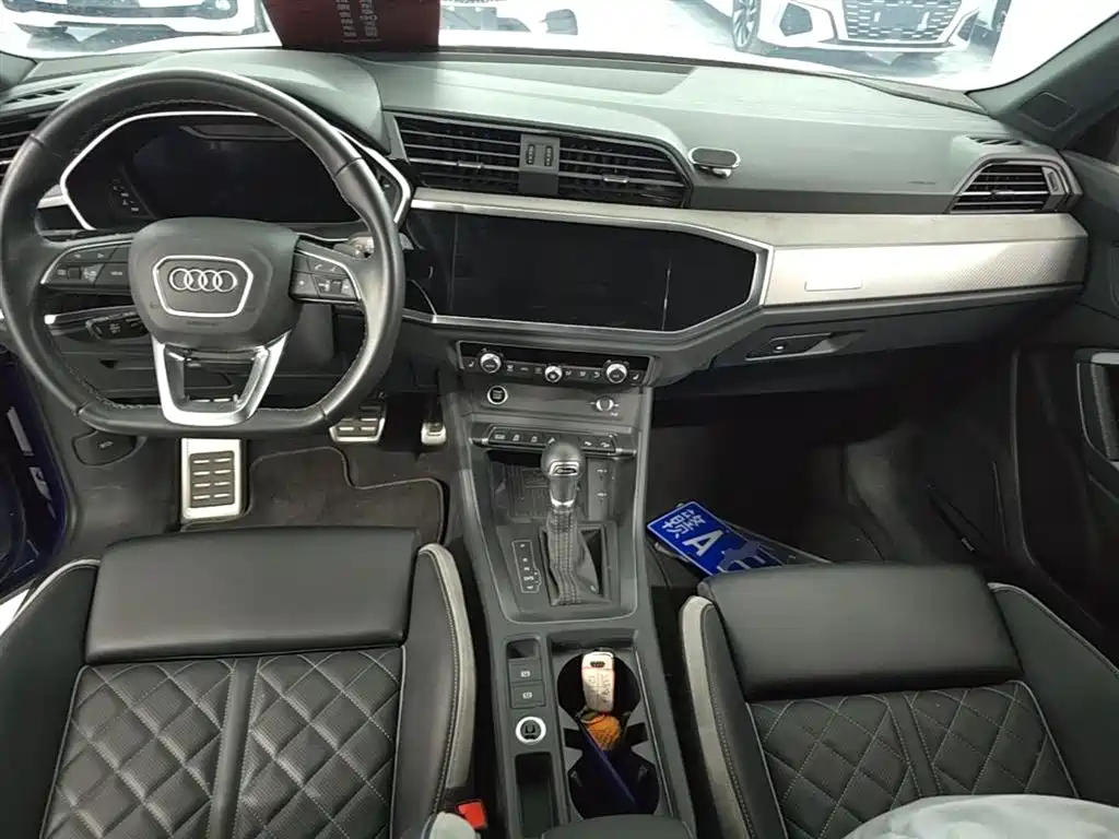 Audi Q3 2023 — фото 10